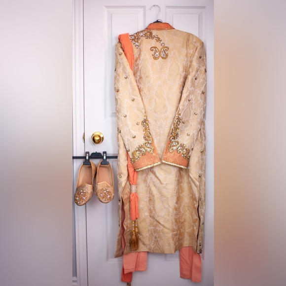 Sherwani Indian outfit - Picture 2 of 9